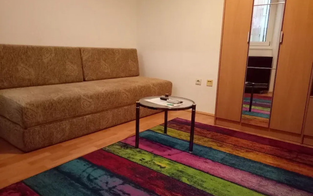 Kiwi Apartment