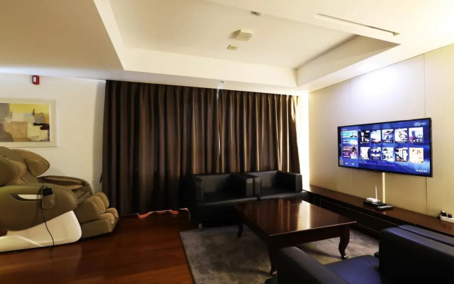 Maple Tourist Hotel