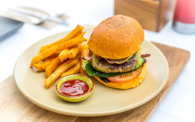 Hotel Apartments on 22 View Avenue, Surfers Paradise