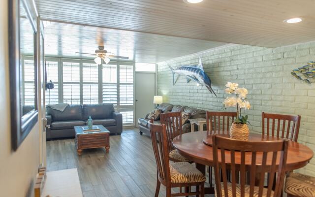 Pearl Marlin 205 by RedAwning