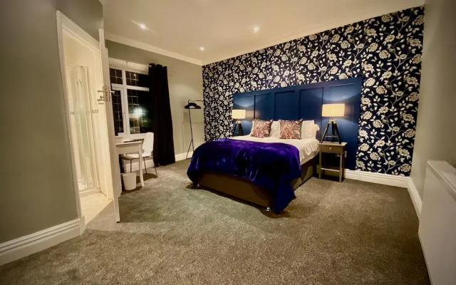 Captivating 4-bed Hot Tub House in Blackpool