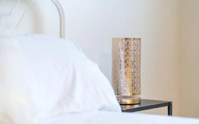 Ella Fitzgerald - Luxury 2 Bedroom Apt