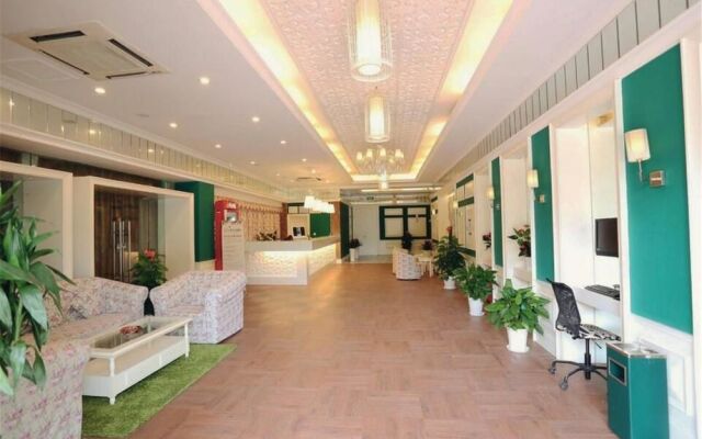 Yazhi Business Hotel