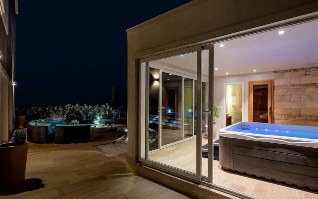 Inland villa Senses with pool and spa
