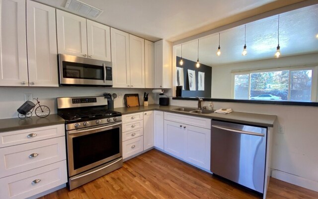 Fun, Family-Friendly Old Town Home w/ Hot Tub!