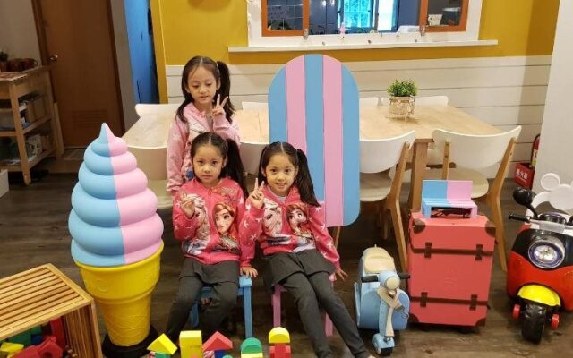 12 Kids House