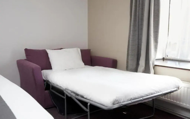 Wheatsheaf Hotel