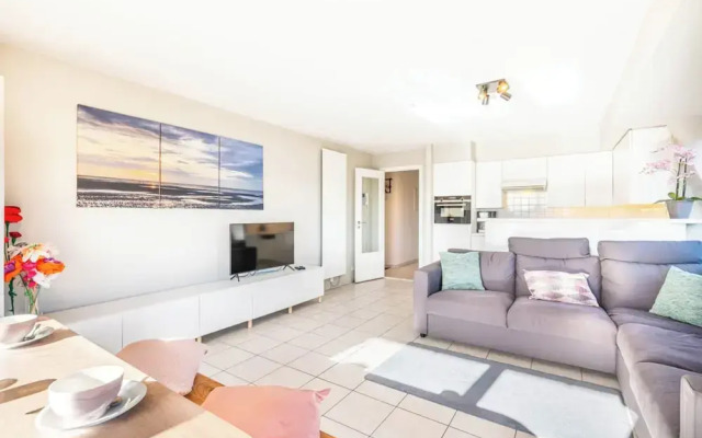 Corner Apartment With 2 Bedrooms