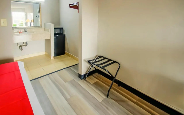 Super 8 Washington/greenville Area