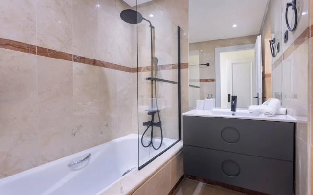 2 Bedroom, 2 Bathroom Penthouse Apartment