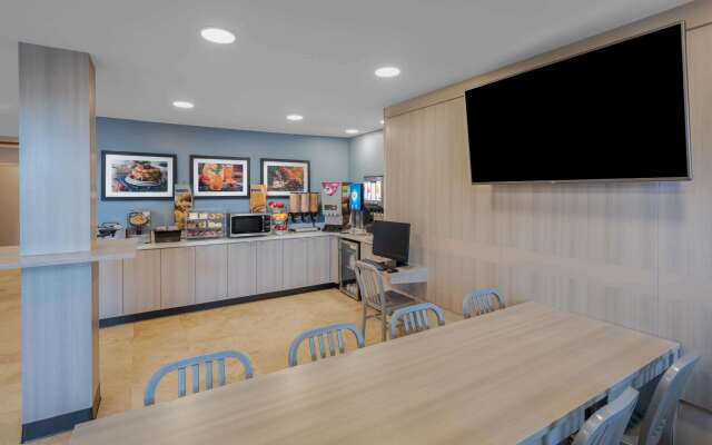 Microtel Inn & Suites by Wyndham Atlanta/Buckhead Area