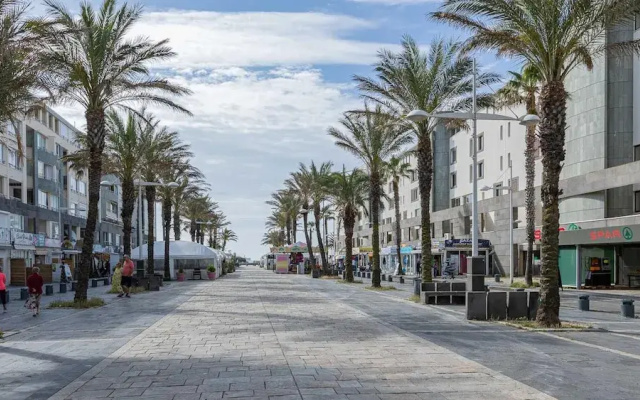 Relaxed Coastal Living in Agde