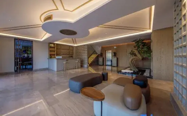 Tinghuyin Homestay (Yangzhou Slender West Lake Scenic Area)