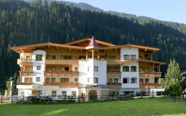 Hotel Tuxertal