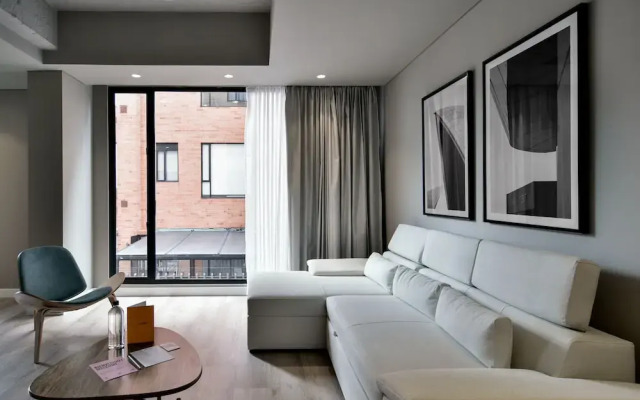 w Lovely 1BR w/ Brilliant Deco in Unicentro