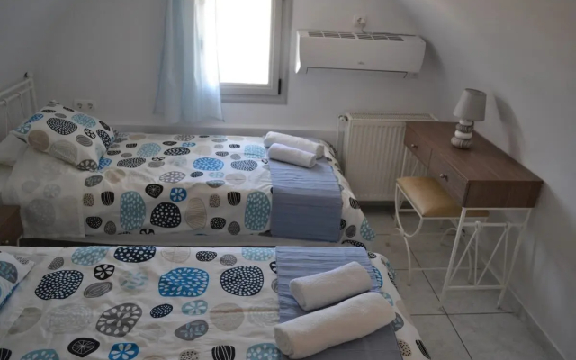 Black Coast Hotel Santorini