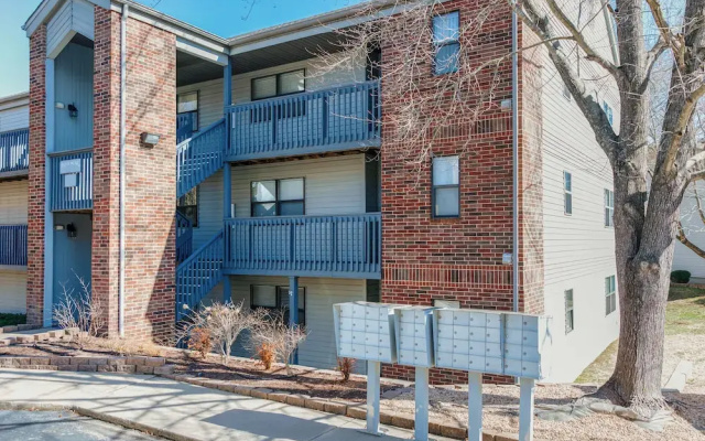 Updated Branson Condo w/ Indoor Pool Access!