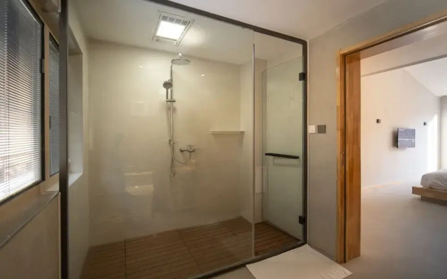 VINAWHISPER Boutique Hotel