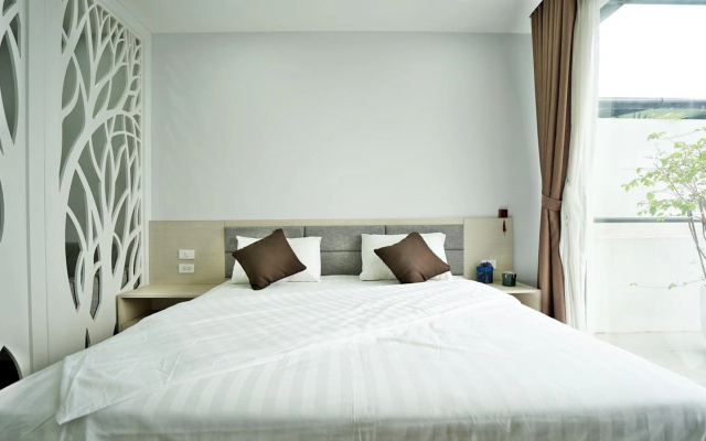 ARL Trinh Cong Son Hotel – Guest Rooms – Hanoi