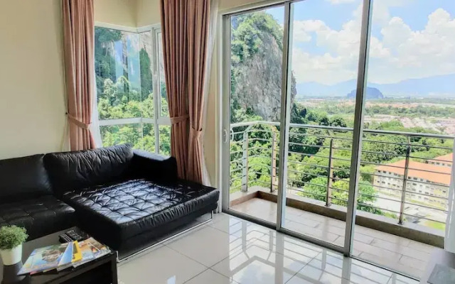 Suites at The Haven Lakeside by Plush