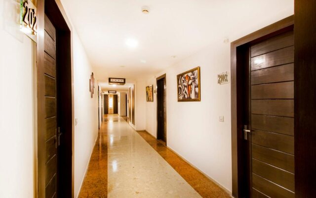 Fabhotel White Klove