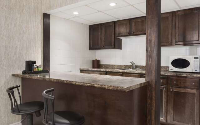 Days Inn & Conference Center by Wyndham Bridgewater