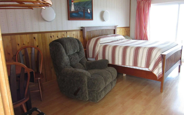 Clipper Shipp Beach Motel