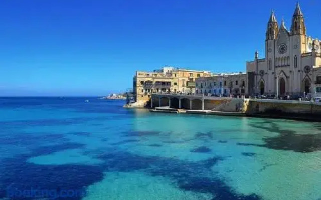 Seaside Bliss 3BR Holiday Apartment Sliema