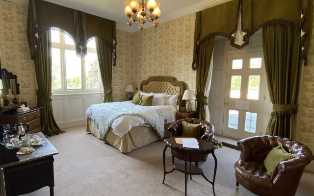 Rossington Hall