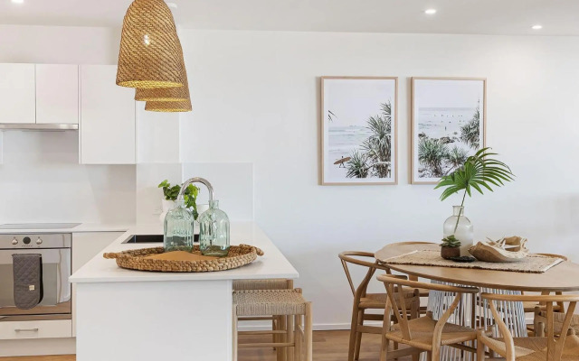 Unit 2 21 Park Cres Modern Stylish apartment