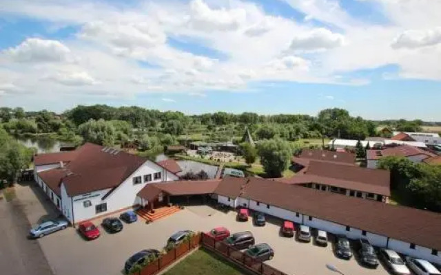 Nenufar Club Hotel
