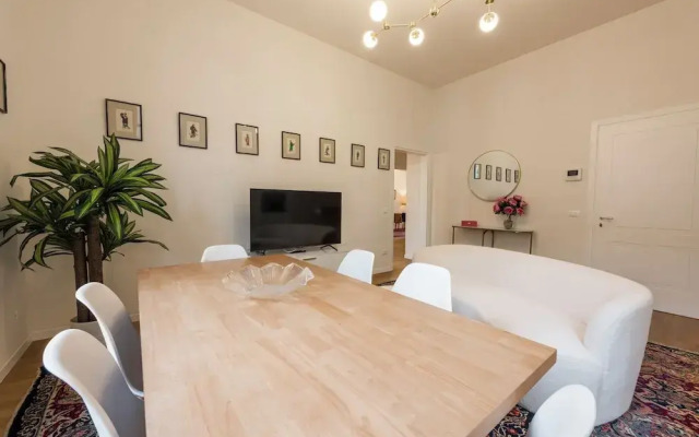 Salutati Apartments by MMega