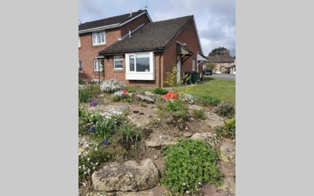 Stylish studio bungalow, close to Cardiff Centre