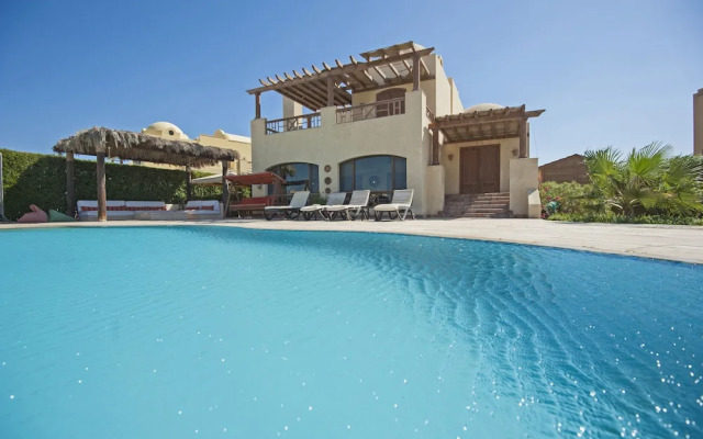 Stunning Golf Villa with Heated Private Pool in El Gouna