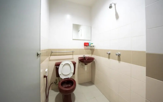 OYO 111 Hotel China Town Inn