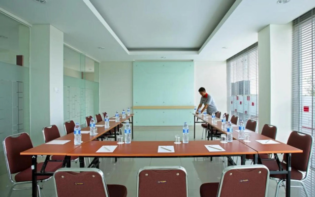 Amaris Hotel Bekasi Barat