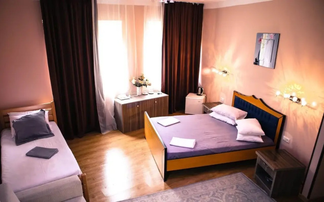 Hotel Aisi