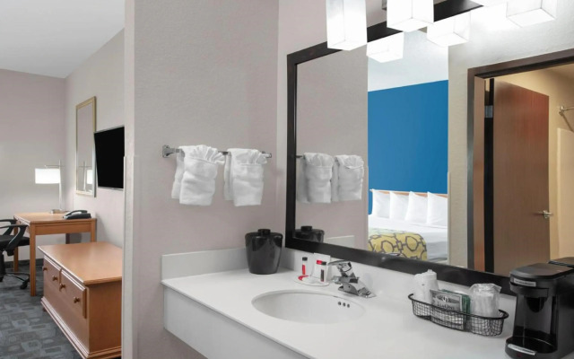 Spark by Hilton Miami Doral
