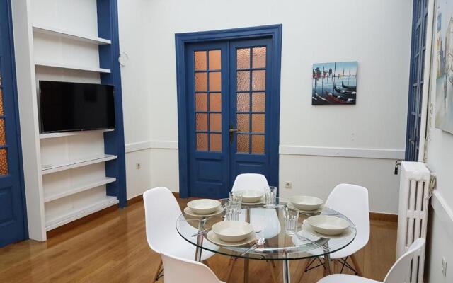 Errathens Aegean Apartment - Athens Center, 5 BD, 2 BATH