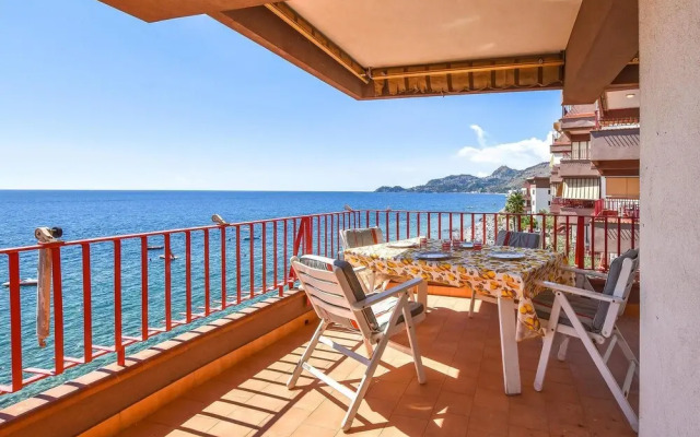 Stunning Apartment in Letojanni With Wifi and 2 Bedrooms
