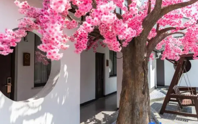 Qingshu Hostel