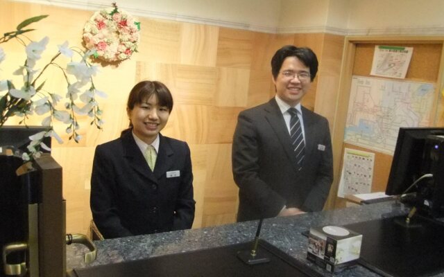 Step Inn Shin-Osaka Higashiguchi