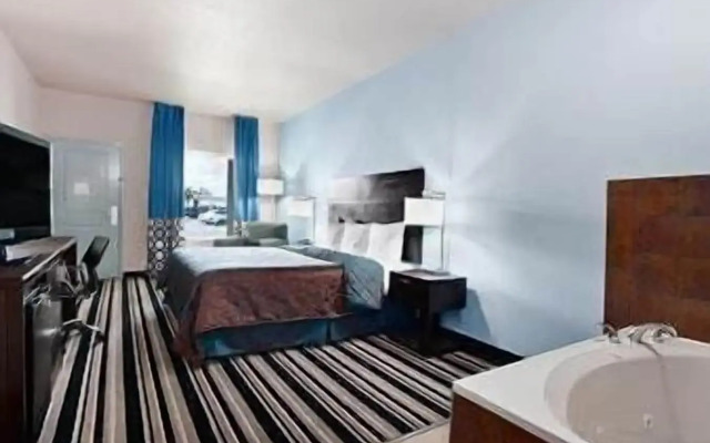 Super 8 by Wyndham Dilley TX