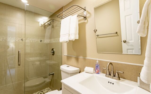 Pacific Shores B406 by RedAwning