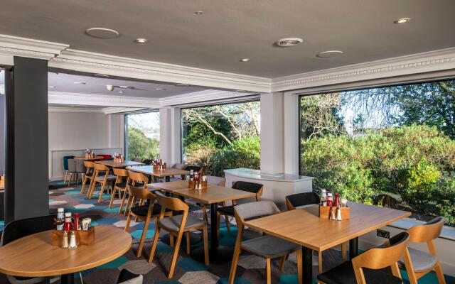 Holiday Inn Express Edinburgh City West by IHG