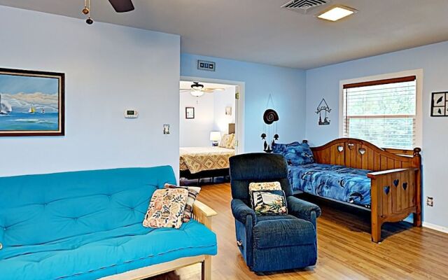Deckhouse - Two Bedroom Home