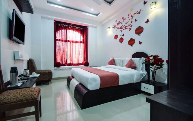 Hotel White Tulip by OYO Rooms