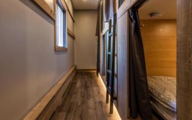 Raging Elk Hostel