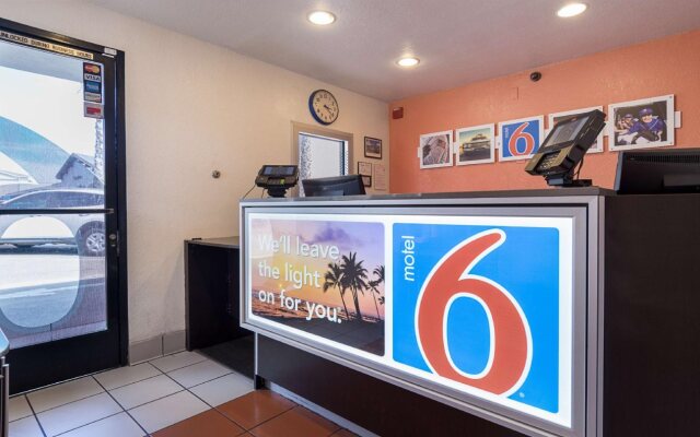 Motel 6 Santa Barbara, CA - State Street