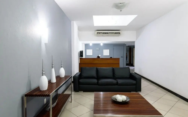 Omar do Rio - Apartamento FO407